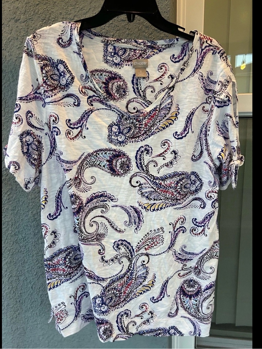 Chico’s White Paisley Print Knit Top Size 3/Large Tie Sleeve Detail Casual